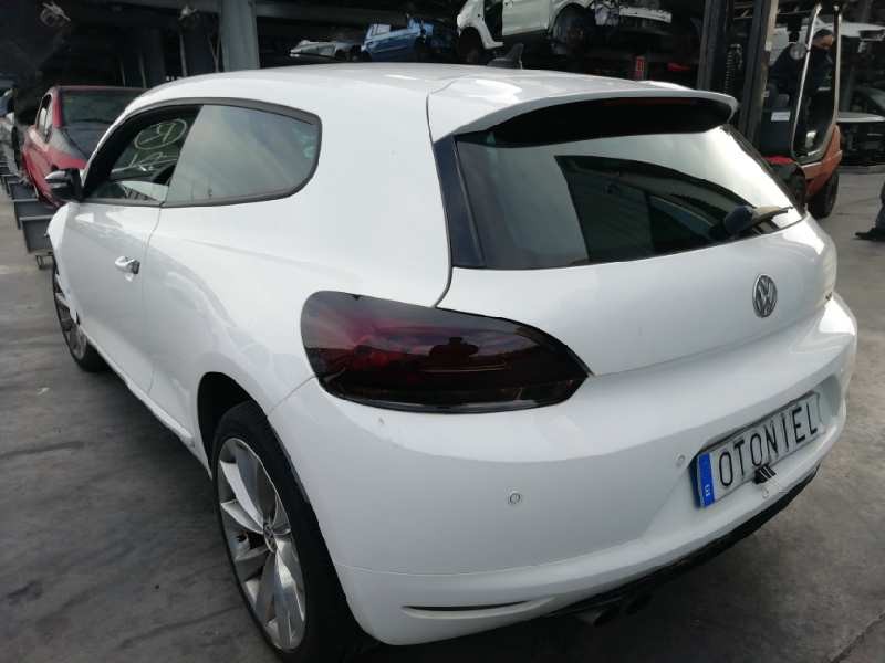 VOLKSWAGEN SCIROCCO (137)