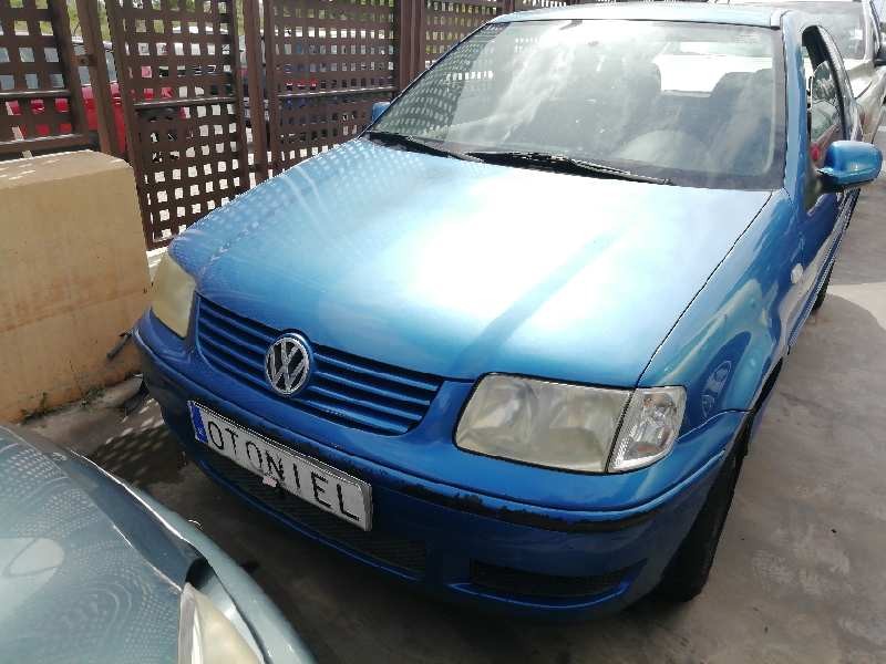 VOLKSWAGEN POLO BERLINA (6N2)
