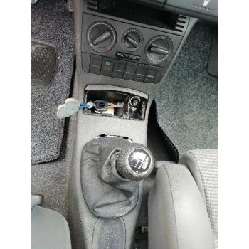 volkswagen polo berlina (6n2) del año 2000