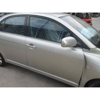 toyota avensis berlina (t25) del año 2003