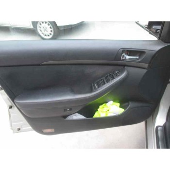 toyota avensis berlina (t25) del año 2003