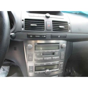 toyota avensis berlina (t25) del año 2003