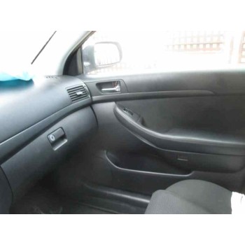 toyota avensis berlina (t25) del año 2003