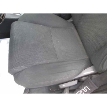 toyota avensis berlina (t25) del año 2003