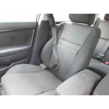 toyota avensis berlina (t25) del año 2003