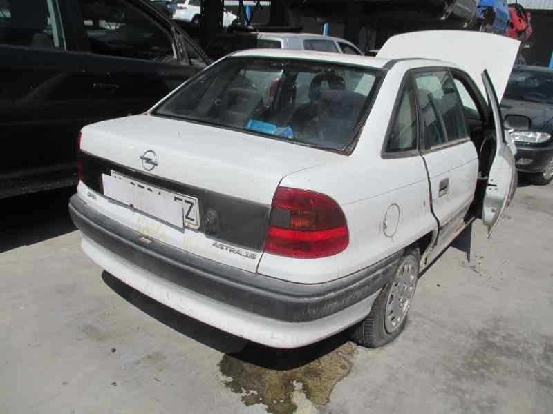opel astra f berlina del año 1995