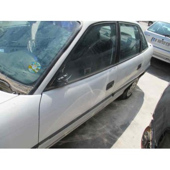 opel astra f berlina del año 1995