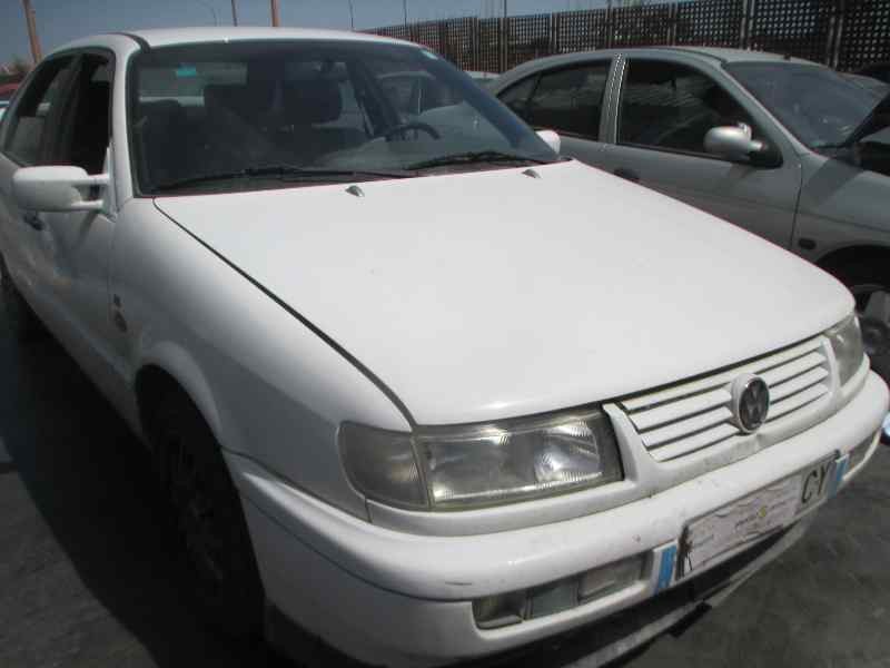 VOLKSWAGEN PASSAT BERLINA (3A2)
