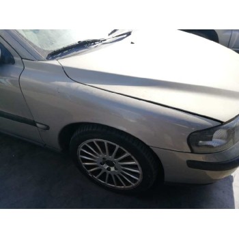 volvo s60 berlina del año 2001