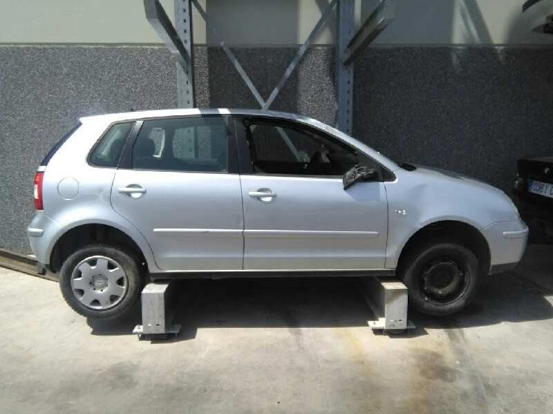 VOLKSWAGEN POLO (9N1)
