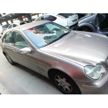 mercedes-benz clase c (w203) berlina del año 2001
