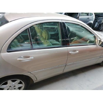mercedes-benz clase c (w203) berlina del año 2001