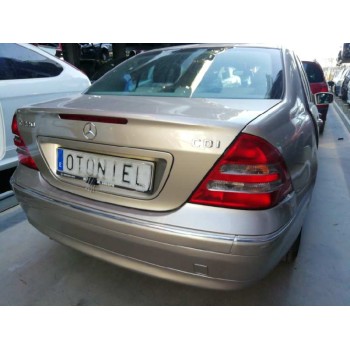 mercedes-benz clase c (w203) berlina del año 2001