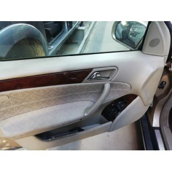 mercedes-benz clase c (w203) berlina del año 2001