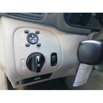 mercedes-benz clase c (w203) berlina del año 2001