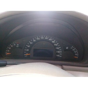 mercedes-benz clase c (w203) berlina del año 2001