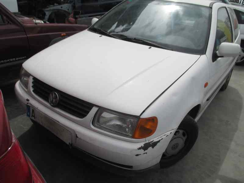 VOLKSWAGEN POLO BERLINA (6N1)