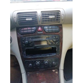 mercedes-benz clase c (w203) berlina del año 2001