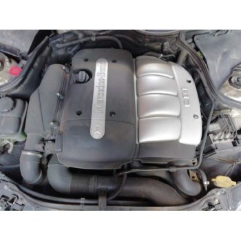 mercedes-benz clase c (w203) berlina del año 2001