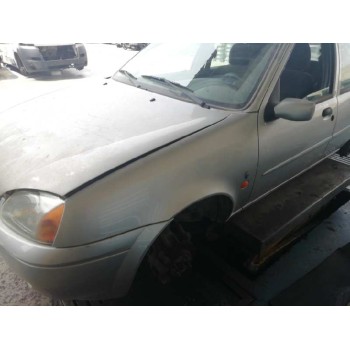 ford fiesta berlina del año 2001