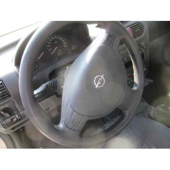 opel corsa c del año 2000