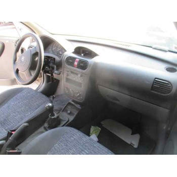 opel corsa c del año 2000