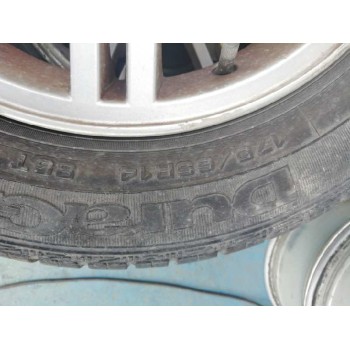 ford fiesta berlina del año 2001