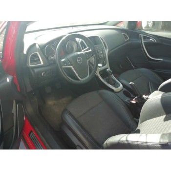 opel astra j gtc del año 2012