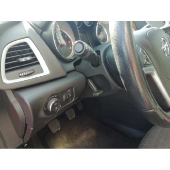 opel astra j gtc del año 2012