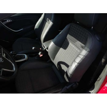 opel astra j gtc del año 2012