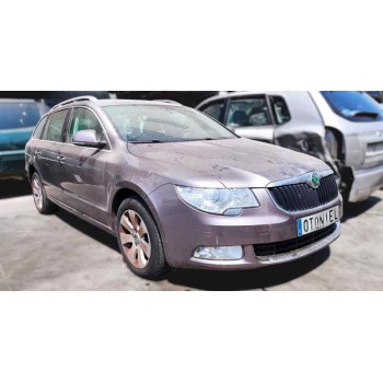 skoda superb combi (3t5) del año 2010