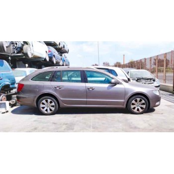 skoda superb combi (3t5) del año 2010