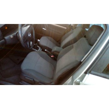 opel vectra c berlina del año 2002