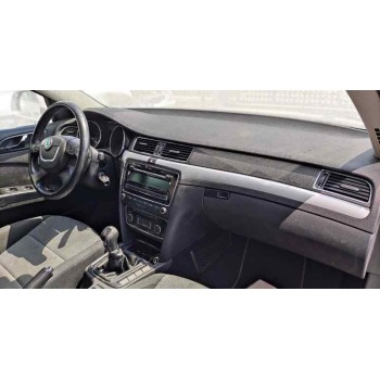 skoda superb combi (3t5) del año 2010