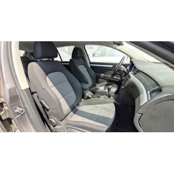 skoda superb combi (3t5) del año 2010