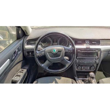 skoda superb combi (3t5) del año 2010