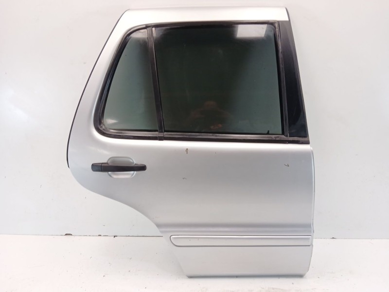 Recambio de puerta trasera derecha para mercedes-benz clase m (w163) ml 270 cdi (163.113) referencia OEM IAM A1637301605  