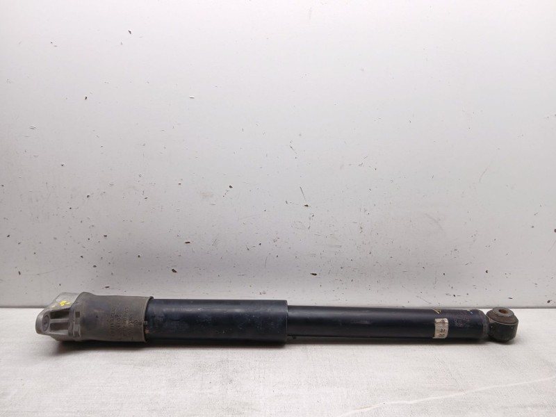 Recambio de amortiguador trasero izquierdo para mazda cx-5 (kf) 2.0 referencia OEM IAM kb8m28700a  