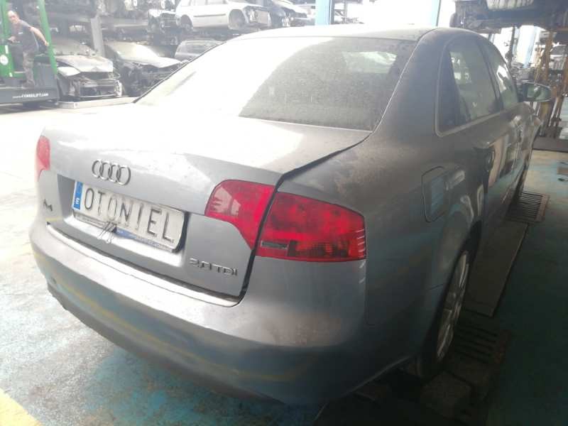 AUDI A4 BERLINA (8E)