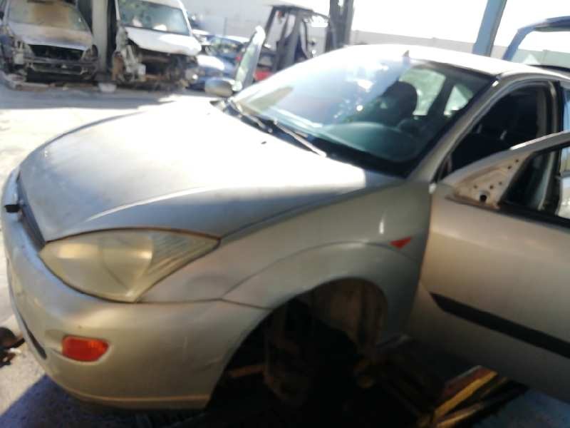 ford focus berlina (cak) del año 2000