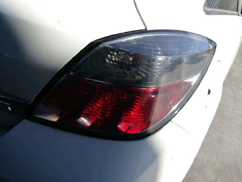 Recambio de piloto trasero derecho para opel astra gtc cosmo referencia OEM IAM 1222175 13252444ECE 93357460SAE