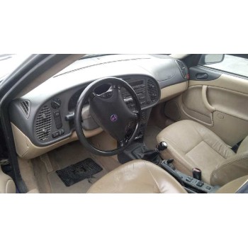 saab 9-3 berlina del año 2001