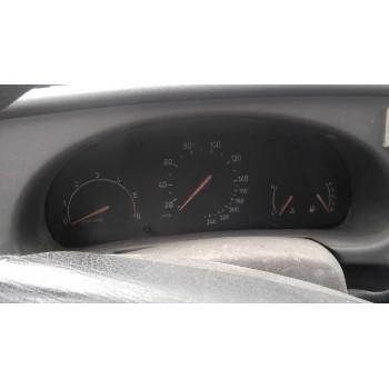 saab 9-3 berlina del año 2001