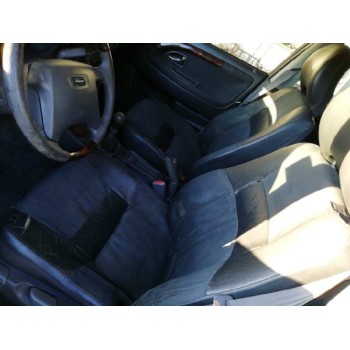 volvo s40 berlina del año 1999