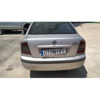 skoda octavia berlina (1u2) del año 2002