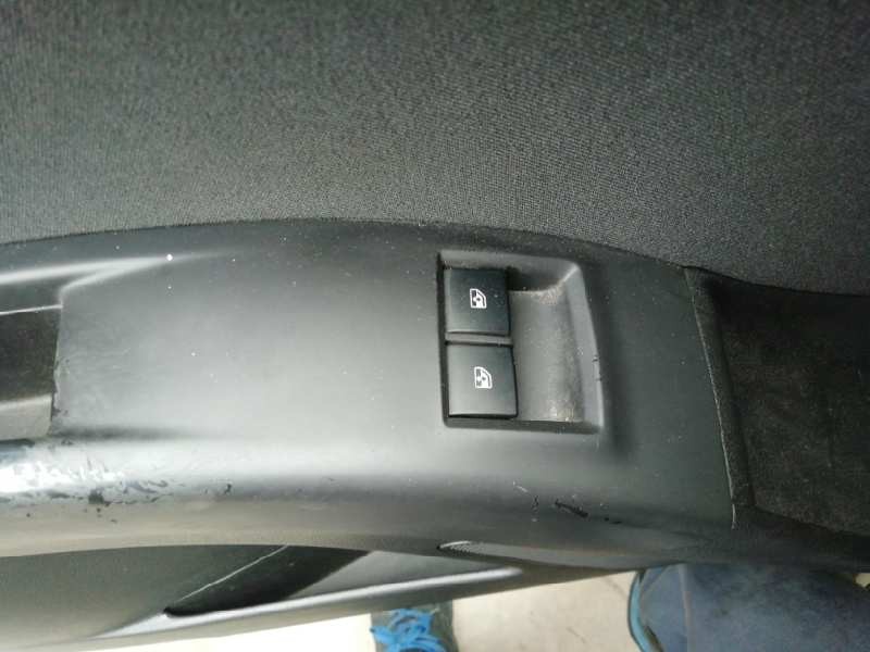 Recambio de mando elevalunas delantero izquierdo para opel meriva b 1.7 16v cdti referencia OEM IAM  DE 2 