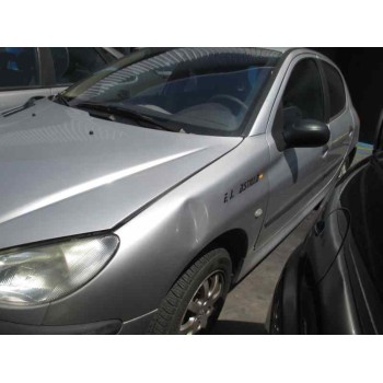 peugeot 206 berlina del año 2001