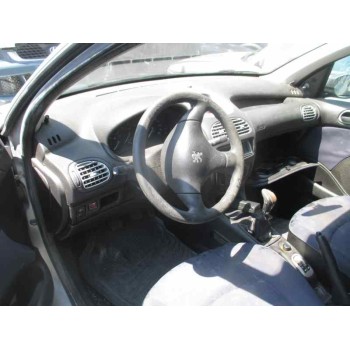 peugeot 206 berlina del año 2001