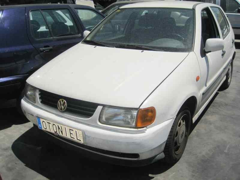 VOLKSWAGEN POLO BERLINA (6N1)