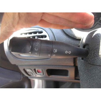 peugeot 206 berlina del año 2001